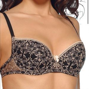 New woman lingerie bra and panty set